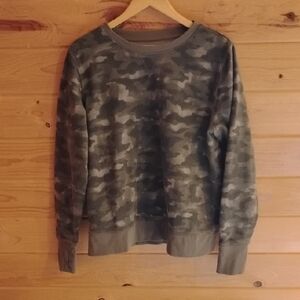 Women's Large Camouflage Tech Gear Fleece Sweatshirt